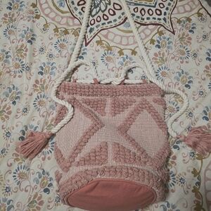 Do Everything in Love Coral Woven Bag